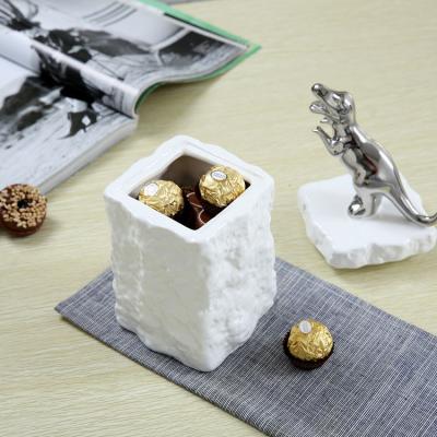 China With Lid Fashion Modern Design Shape Kitchen Food Storage White Square Ceramic Jar With Dinosaur Lid for sale