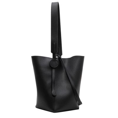 China Fashion Women's Bag 2023 Pu To New Material Bucket Bag Launched Niche Design Of Shoulder Fashion Bucket Bag for sale