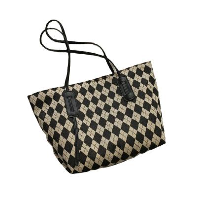 China New fashion design large capacity tote bag high quality elegant handbag for young ladies checkerboard for sale