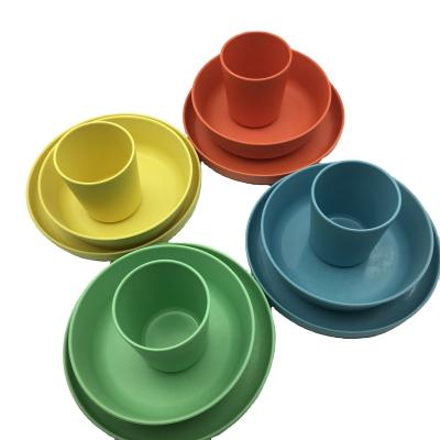 China Sustainable Popular Folder Style Solid Color Bamboo Fiber Picnic Tableware Sets In Different Color for sale