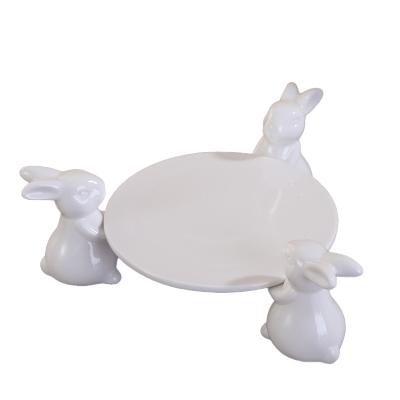 China Sustainable Creative White Plain Ceramic Cute Bunny Hold Cake Stand for sale