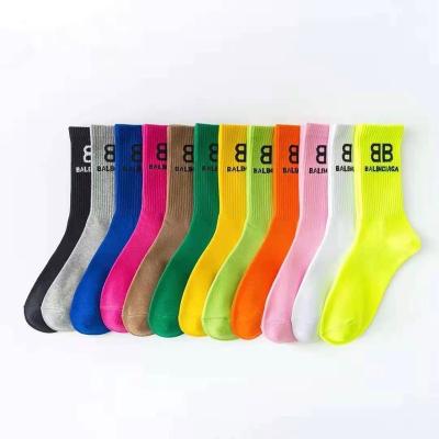 China Sports chrome Hearys Vloneys off street dance skateboard whiteys men and women in tube cotton cross socks for sale