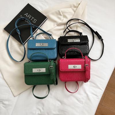 China New PU Fashion Handbags 2023 Young Lady Fashion Purses Small Square Bags For Women for sale