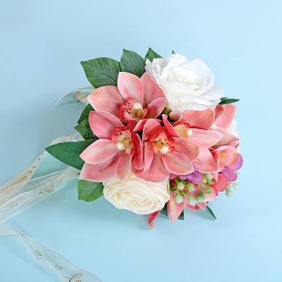 China Modern OEM Design Customized Silk Bridal Flowers Bouquet For Wedding for sale