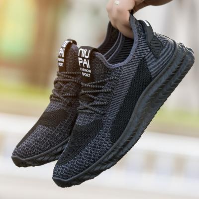 China WALKING SHOES STRIPE 2020 wholesale fashion men lace up casual shoes for sale