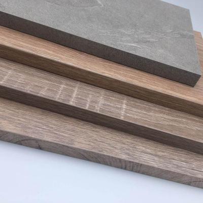 China Hotselling MDF Matt Finish MDF Panel Timber Moisture Proof Type Synchronize MDF for sale