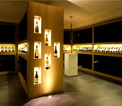 China wine alcohol retail shop decorate display fixture custom wood display furniture for wine shop for sale