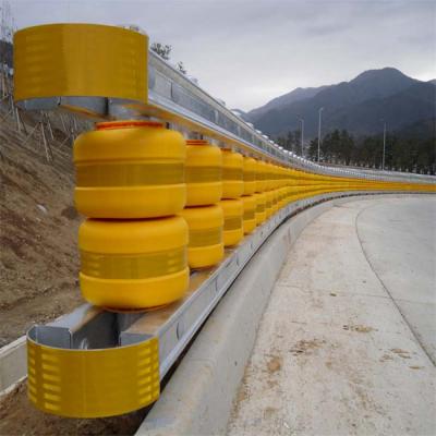 China Eco-Friendly EVA Pavement/Road/Tunnel/Corner Filled Free To Turn Barrels With Reflective Brand Road Roller Barriers for sale