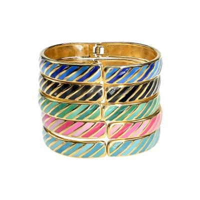 China Fashion Fashion Jewelry 18k Gold Plated Color Cuff Bracelet 304L Stainless Steel Stackable Bangle Women for sale