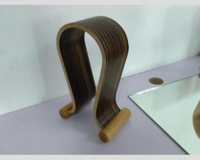 China Black Wooden Headphone Display Stand Contemporary Fashion Design for sale