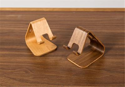 China Natural Walnut  Phone Holder Stand 80*102*105mm Elegant Popular Design for sale