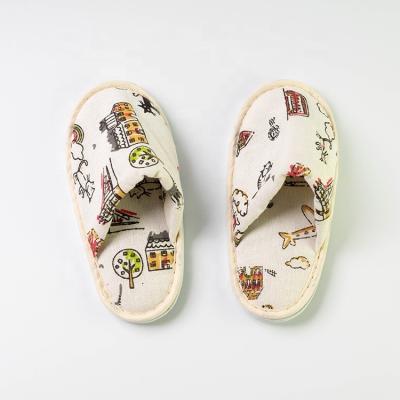 China Eco-Friendly Home Hotel Spa Travel Airline Non Slip EVA Sole Printed Linen Children Thick Slippers Hotel Indoor Slippers For Kids for sale