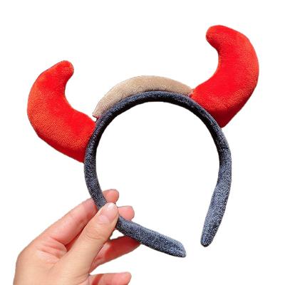 China High Quality New Fashion Friendly Material Low Price Popular Happy Halloween Pompom Headband Plush Toy Horns Supplier In China for sale