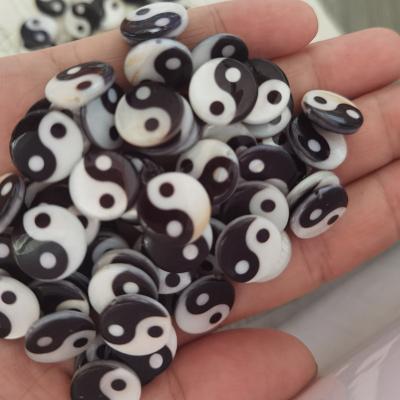 China Tai Chi Bagua Shell BROOM charm pendant beads Shell Black White Round gossip yin yang accessories for DIY hairpin jewelry making B12-9 for sale