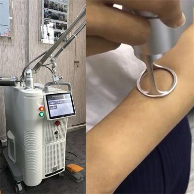 China 635nm Co2 Laser Machine For Skin Large Pores Treatment 110V-250V for sale