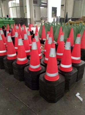 China PE road traffic cone with rubber base, spring rubber cone 　The best choice red Rubber traffic cone road cone safety cone for sale