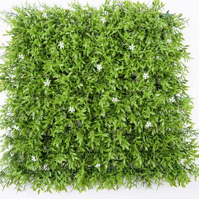 China Singapore imports PE particles home outdoor decoration artificial hedge jungle vertical hanging plant green artificial grass wall for sale