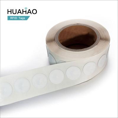 China Raincoat/Waterproof Free Sample! HUAHAO RFID Label Manufacturer OEM NTAG21 860-960Mhz 13.56Mhz NFC HF UHF Sticker In Roll Waterproof RFID Tag for sale