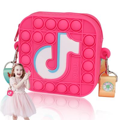 China Fashion Kids Wiggle Popitself Toy Cross Body Tik Tok Bag Tik Tok Pop Itting Coin Purse For Girls Children for sale