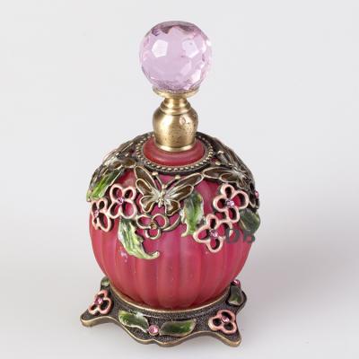 China 30ml Personal Care Perfume Bottle Metal Flower Insect Essential Oil Empty Glass Refillable Bottle #70267 for sale