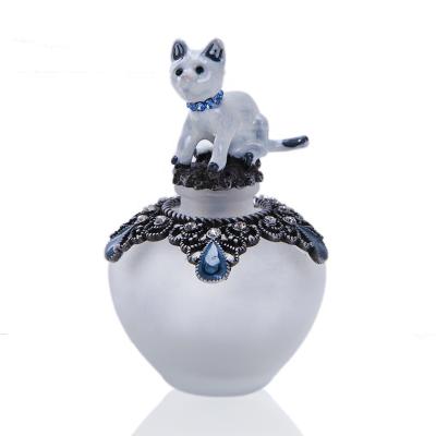 China Personal Care 40ml Animal White Bottle Animal White Bottle Refillable Cat Frosted Oil Metal Perfume Decorative Attar Empty Glass Essential Oil Bottles #70297 for sale