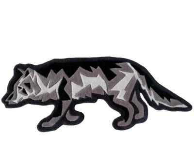 China Non-slip Irregular Shape Wolf Design 100%Acrylic Hand Tufted Rug For Home Decoration for sale