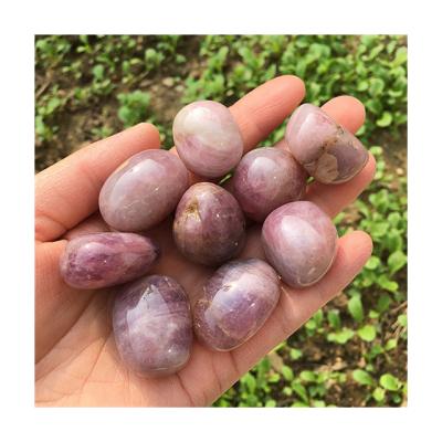 China Europe New Arrivals Crystals Healing Stones Natural Crystal Loose Purple Rose Quartz Tumbled Stones For Sale for sale