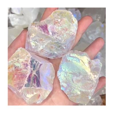 China Wholesale raw clear crystal natural quartz aura quartz corner Europe rough gravel stone for feng shui decoration for sale