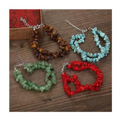 China Hot Selling Europe Christmas Chips Stone Bracelet Natural Crystal Gravel Bracelet For Woman Gifts for sale