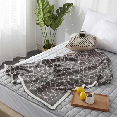 China 2021 Anti-Static Blanket Gray Diamond Patterns Customized Knitted Office Nap Air Conditioner Leisure Throw for sale