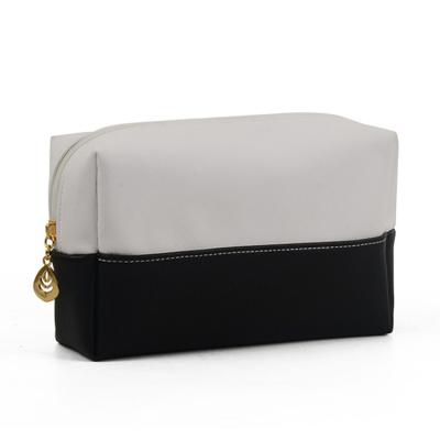 China Customizable white black beauty fashional lady fast shipping cosmetic bags for sale