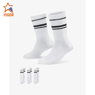 China Youth Breathable Durability White Cotton Crew Socks Lasts Well In Winter And Summer for sale