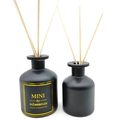 China Eco-friendly Recyclable Hot Selling Black 100ml 150ml 200ml Aroma Glass Bottle Reed Diffuser Bottle for sale