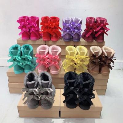 China Fashion Trend Stock The Fashion Sequin Snow Boots Base Factory Outlet for sale