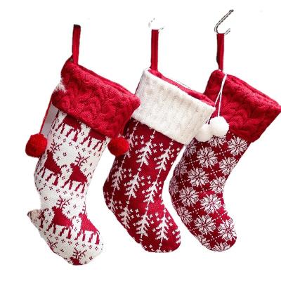 China Popular Gift Christmas Home Decoration Christmas Party Rainbow Stocking Knitted Christmas Socks Chat Socks Snowflake Gift Bag for sale