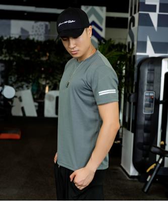 China Wholesale Custom Gym Fitness Workout Training Anti-Wrinkle White Logo Shirts For Men Women Summer for sale