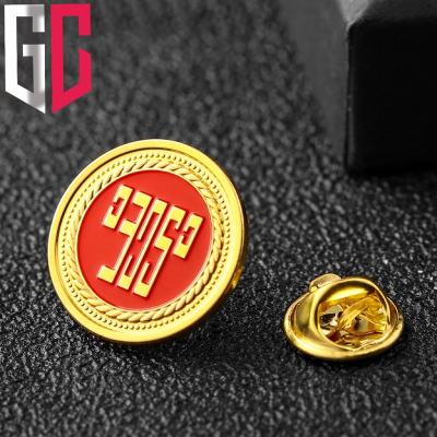 China Custom Europe factory metal gold plated die soft and hard metal letter company pins strucked enamel pin souvenir brooch lapel pin logo for sale