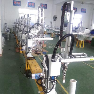 China Automatic Double Transfer Arm Ownseek Manipulator For 150-200T Injection Machines for sale