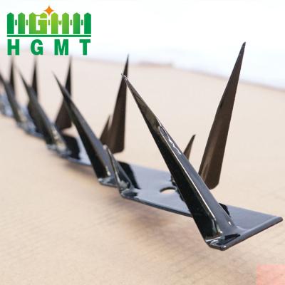 China Easily Assembled Medium Size PVC Coated Anti Crash Climb Sharp Spike Fitting For The Upper Part for sale