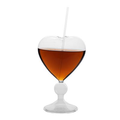 China New Design Heart Cocktail Glass Stemware Modern Creative Heart Shaped Goblet Glass Supplier for sale