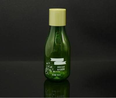 Chine Bouteilles et pots verts pour des cosmétiques, couvercle à visser cosmétique privé d'air de l'emballage 150ml à vendre