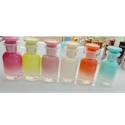 China Empty Refillable 30Ml Perfume Vials Glass Bottles Vials Vials For Packaging Square 30Ml Multicolor Gradient Glass Perfume Bottles for sale