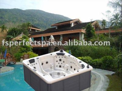 China Luxurious Massage Lucite Outdoor Spa for sale