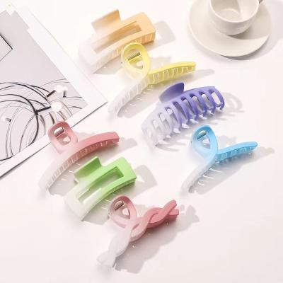 China Environmentally Friendly Hot Selling Large Size Plastic Wire Shape Gradient Color Hair Claws Ins Matte Hair Clips 11.5cm For Women for sale