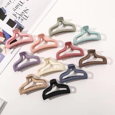 China Hot Selling Environmentally Friendly INS Plastic Matte Hair Clips 9.5cm Retro Plastic Single Pierced Claws For Women for sale