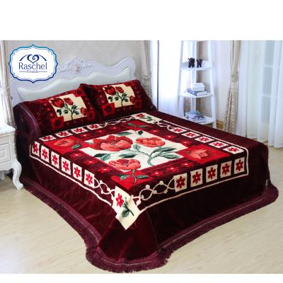 China Anti-pilling Embossed 100% Polyester Bedspread Set Korean Style Blanket for sale