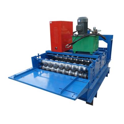 Cina Automatic hydraulic curved roll forming machine for metal roof machinery in vendita