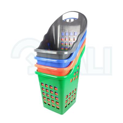 China Large Capacity Supermarket Store Shopping Basket Plastic Basket With Handle Factory Price Rolling Basket à venda