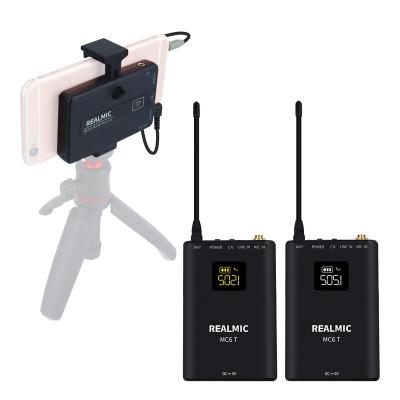 China Handheld Wireless Microphone System Professional Recording UHF Microphone Lapel MIC with Phone Holder for Smartphone DSLR Podcast Lavalier Microphone for sale