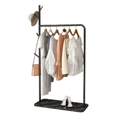 China Hot-selling Modern Minimalist China Home Bedroom Hotel Clothing Store Hat Coat Rack Luxury Golden Stretchy Floor-standing Rack for sale